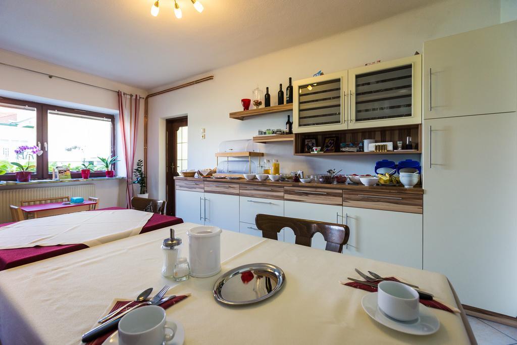 Gaestehaus - Doris - Wenzl Fertőmeggyes Kültér fotó