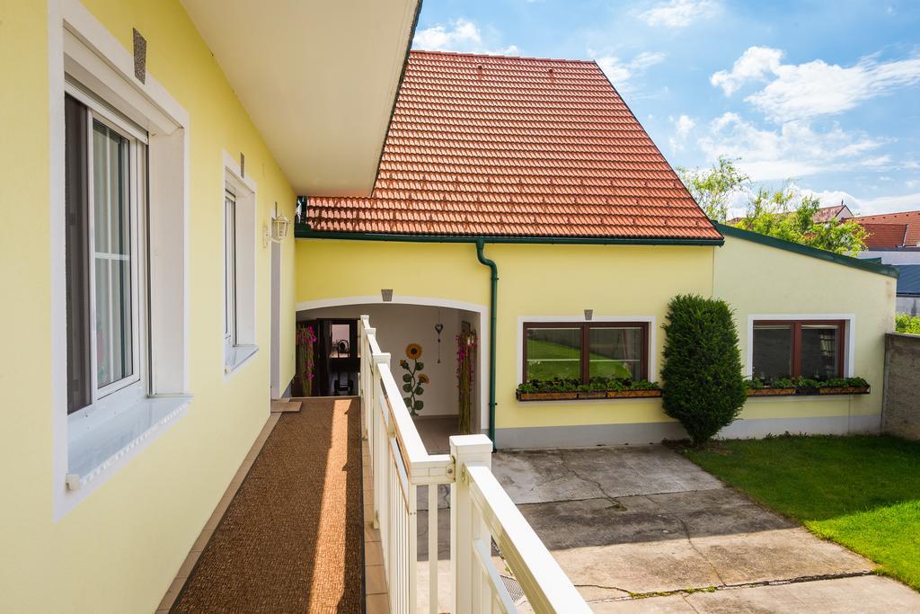 Gaestehaus - Doris - Wenzl Fertőmeggyes Kültér fotó